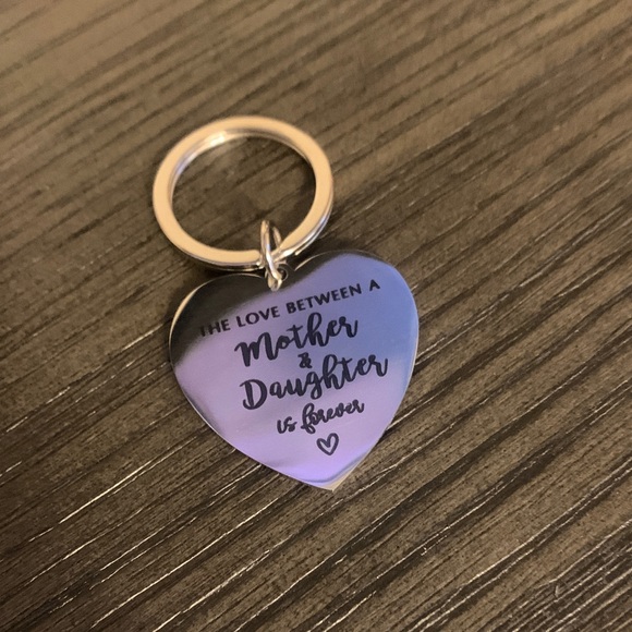 Accessories - Heart-Shaped Mother & Daughter Keychain